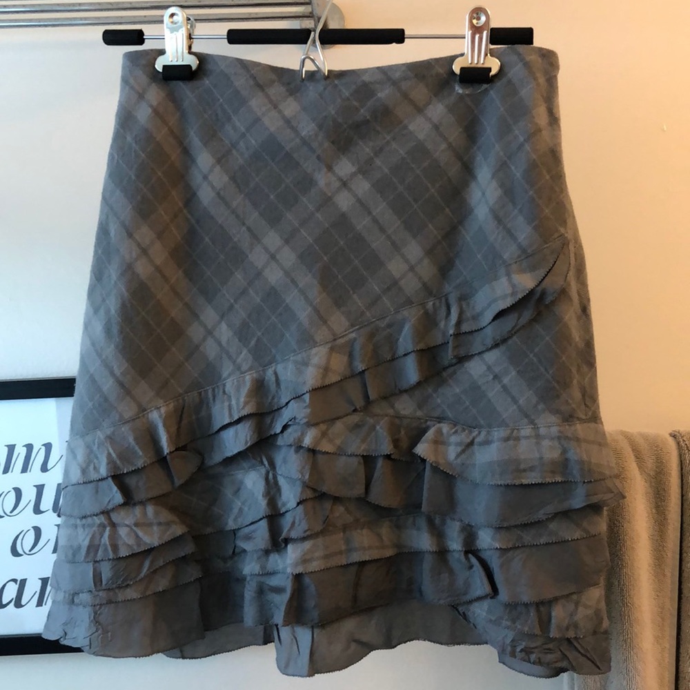 DKNY size 4 plaid tiered/ruffled skirt